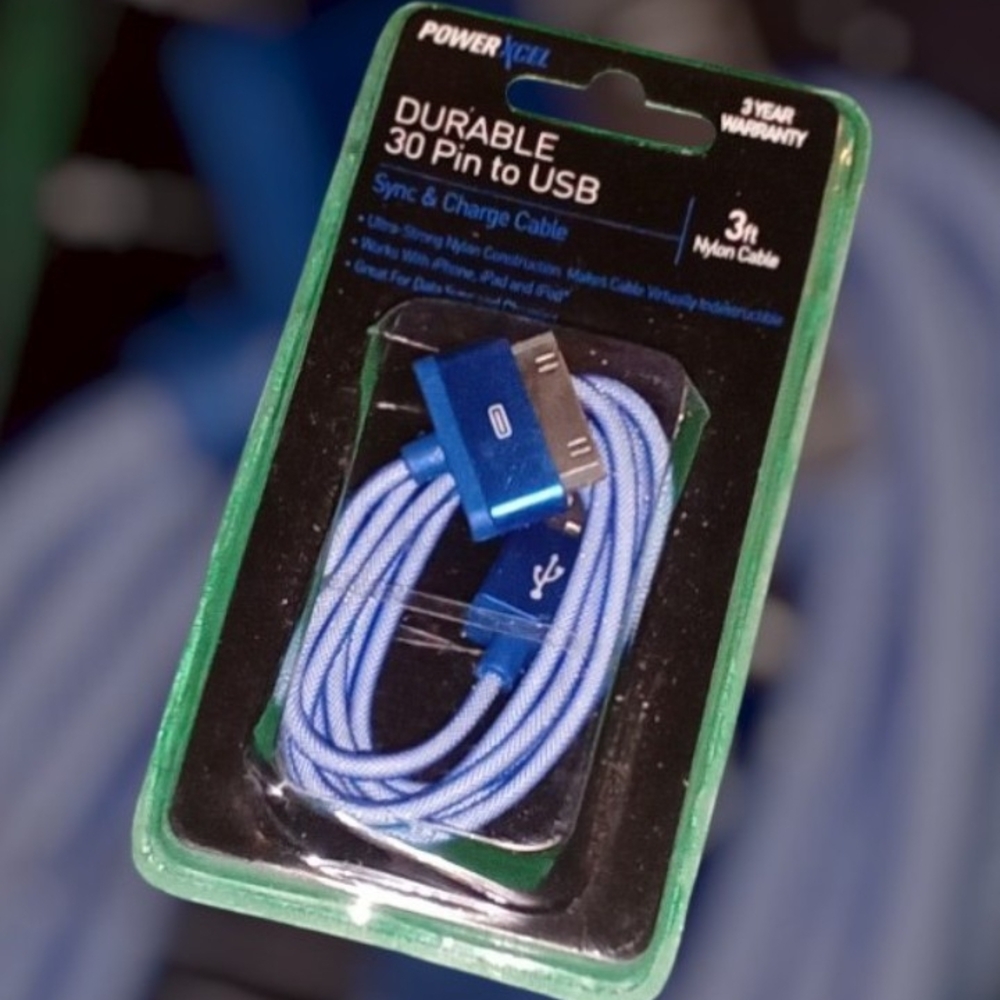 Blue 30 Pin to USB Sync & Charge Cable